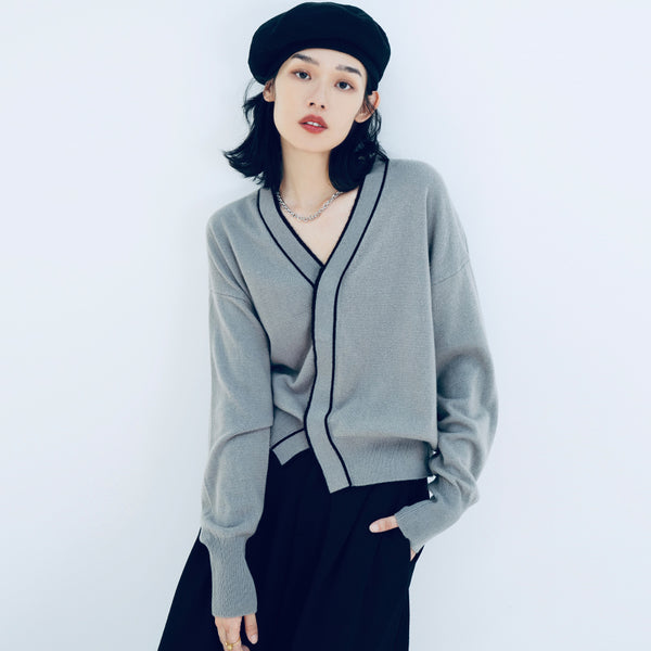 V-Neck Cardigan in Grey-Black